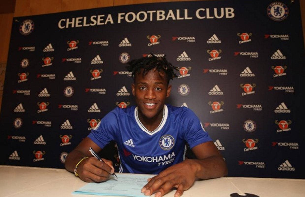 7. Michy Batshuayi (Marseille tới Chelsea, 40 triệu euro). Ảnh: Internet.