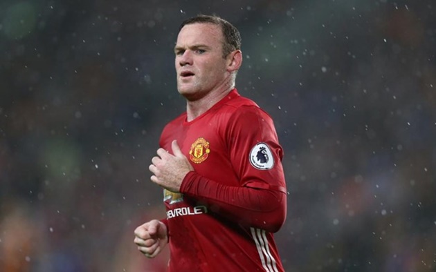 8. Wayne Rooney/Man United (260.000 bảng/tuần): Đội trưởng của MU đã đánh mất vị trí chính thức trong đội hình Quỷ đỏ dưới thời tân huấn luyện viên Jose Mourinho. Nhiều tờ báo khẳng định các đại gia từ Chinese Super League sẵn sàng trải thảm đỏ rước Rooney về với mức lương lên tới 500.000 bảng/tuần. Ảnh: Internet.
