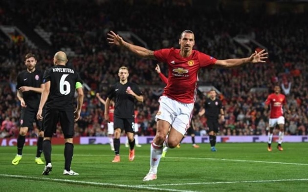 13. Zlatan Ibrahimovic/Man United (220.000 bảng/tuần): Ibrahimovic chuyển đến sân Old Trafford trong kì chuyển nhượng mùa hè vừa qua sau khi kết thúc hợp đồng với Paris Saint Germain. Lúc này, chân sút người Thụy Điển đang thi đấu khá chật vật với chuỗi trận tịt ngòi lên tới con số 6. Ảnh: Internet,