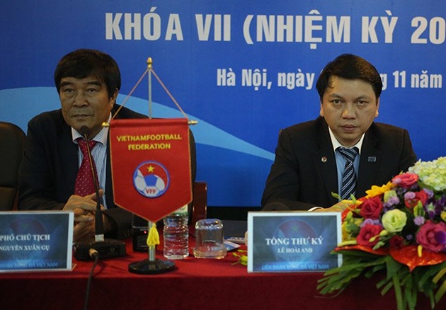 Phó Chủ tịch VFF Nguyễn Xuân Gụ (trái) và Tổng thư ký VFF Lê Hoài Anh. Ảnh: Internet.