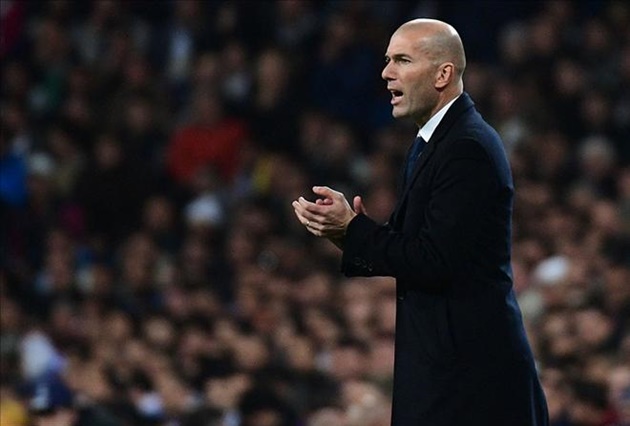 Ảnh bài viết Zinedine Zidane san bằng kỷ lục bất bại của huyền thoại Leo Beenhakker