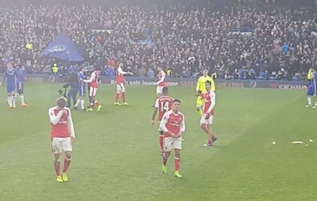 Ảnh bài viết Oezil lắc đầu ngao ngán vì Sanchez