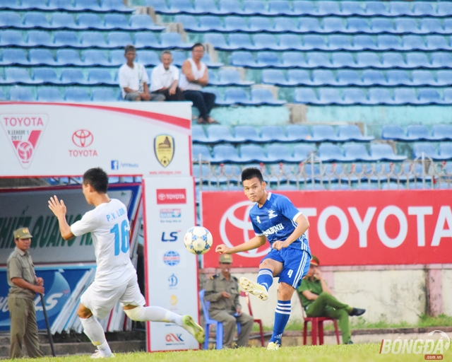 Tấn Tài đã đánh đổi rất nhiều trong việc giúp Bình Định lên hạng. Ảnh: Viết Định.