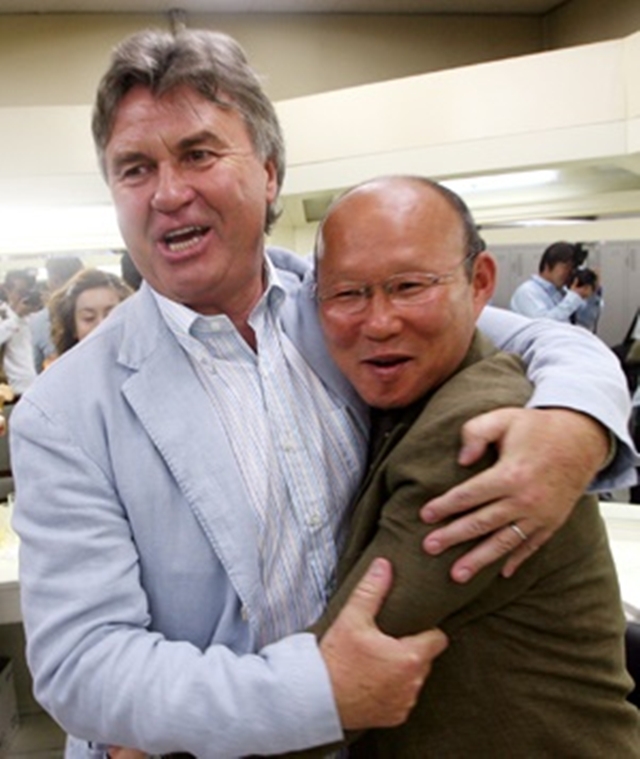 Từng là trợ lý số một của "phù thủy" Guus Hiddink ở World Cup 2002.