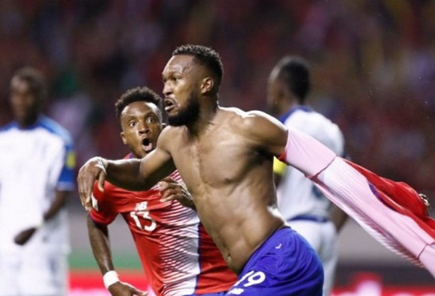 Kendall Waston đưa Costa Rica đến Nga dự World Cup 2018.
