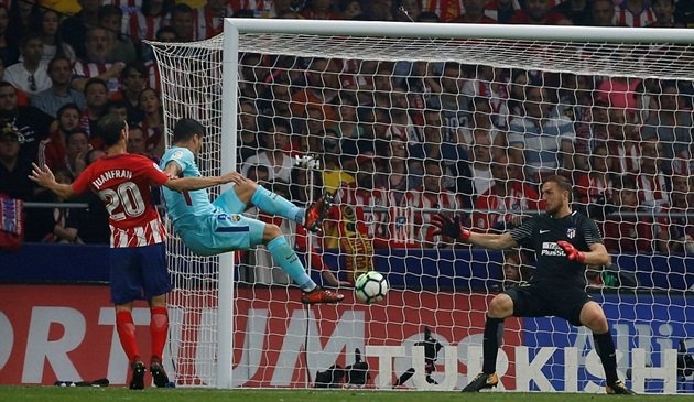 Nhưng vẫn còn đó một Suarez biết nổi loạn đúng lúc.
