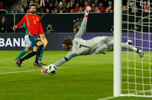 Một lần nữa khả năng phản xạ của De Gea được cả thế giới thán phục.