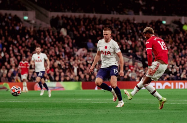 Rashford ấn định thắng lợi đậm đà cho Quỷ đỏ.