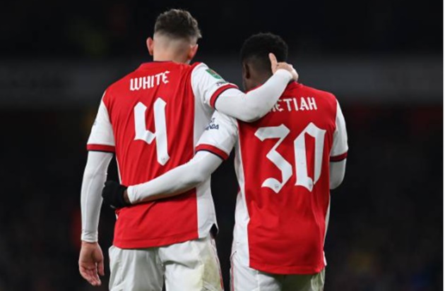 Lời cảnh tỉnh từ Ben White đã giúp hàng phòng ngự Arsenal đứng vững trong hiệp hai. Họ đã nhận được sự hỗ trợ tốt hơn từ các đồng đội tuyến trên, làm bệ phóng vững chắc cho hàng công thăng hoa.