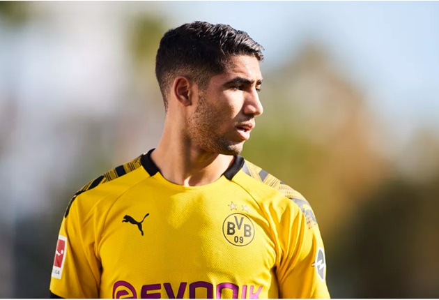 Trong bối cảnh Achraf Hakimi hoàn toàn có thể trở lại Real Madrid vào cuối mùa giải (vì hết thời hạn cho mượn), còn tương lai của Lukasz Piszczek vẫn đang khá mờ mịt, ban lãnh đạo Dortmund đã lập tức quyết định lên kế hoạch chiêu mộ Meunier.