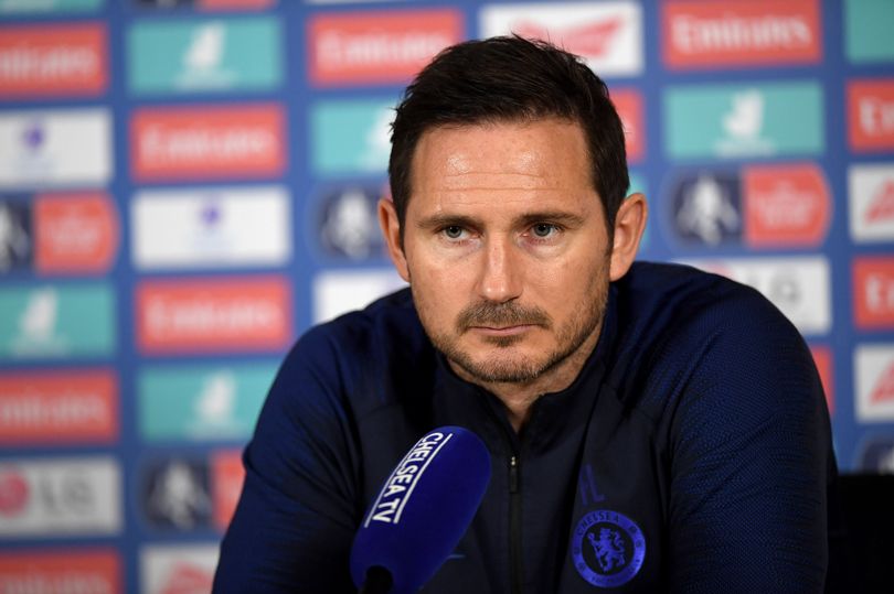 Tuy nhiên, nếu Lampard vẫn chưa cảm thấy hài lòng về màn trình diễn của Gallagher, ông hoàn toàn có thể cân nhắc việc để anh tiếp tục tu nghiệp ở một CLB khác khi gần đây có khá nhiều lời đề nghị được mượn chàng tiền vệ tài năng này.