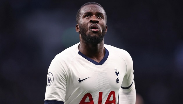 Ndombele không làm Mourinho cảm thấy hài lòng.