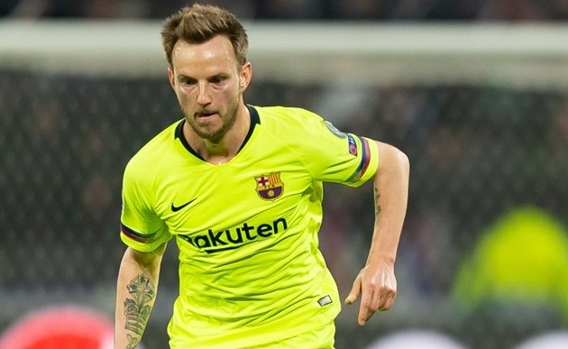 Rakitic đang trở thành người thừa tại Barca.