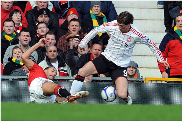 1. Fernando Torres (Liverpool, Chelsea): 85 bàn. Tiền đạo có gương mặt điển trai này từng là cơn ác mộng đối với mọi hàng thủ tại Premier League. Dù Torres đã rời giải đấu khắc nghiệt nhất xứ sở sương mù từ năm 2015 song đến nay vẫn chưa có cầu thủ TBN nào có thể vượt qua thành tích ghi bàn do anh thiết lập.