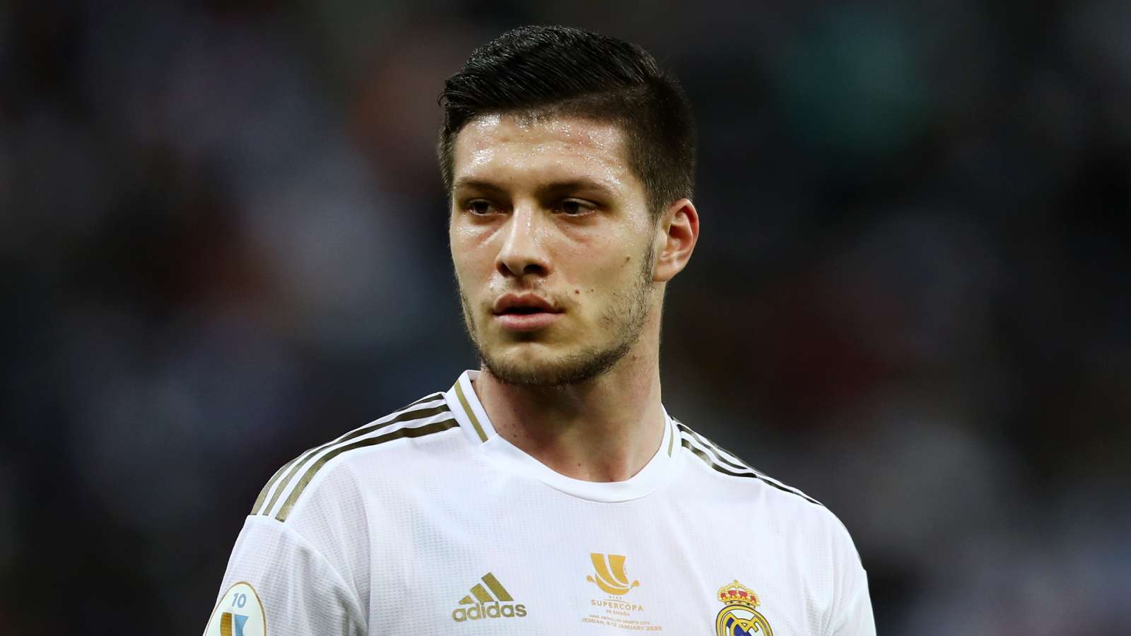 4. Tương lai Luka Jovic. Tiền đạo người Serbia không phải là câu trả lời mà Real cần trong bối cảnh hàng tiền đạo đang thiếu một chân sút giàu tiềm năng và mang lại hiệu suất ghi bàn đều đặn. Vì thế, rất có thể đội chủ sân Bernabeu sẽ lên kế hoạch chiêu mộ Erling Haaland để thay thế Jovic ở kỳ chuyển nhượng sắp tới.