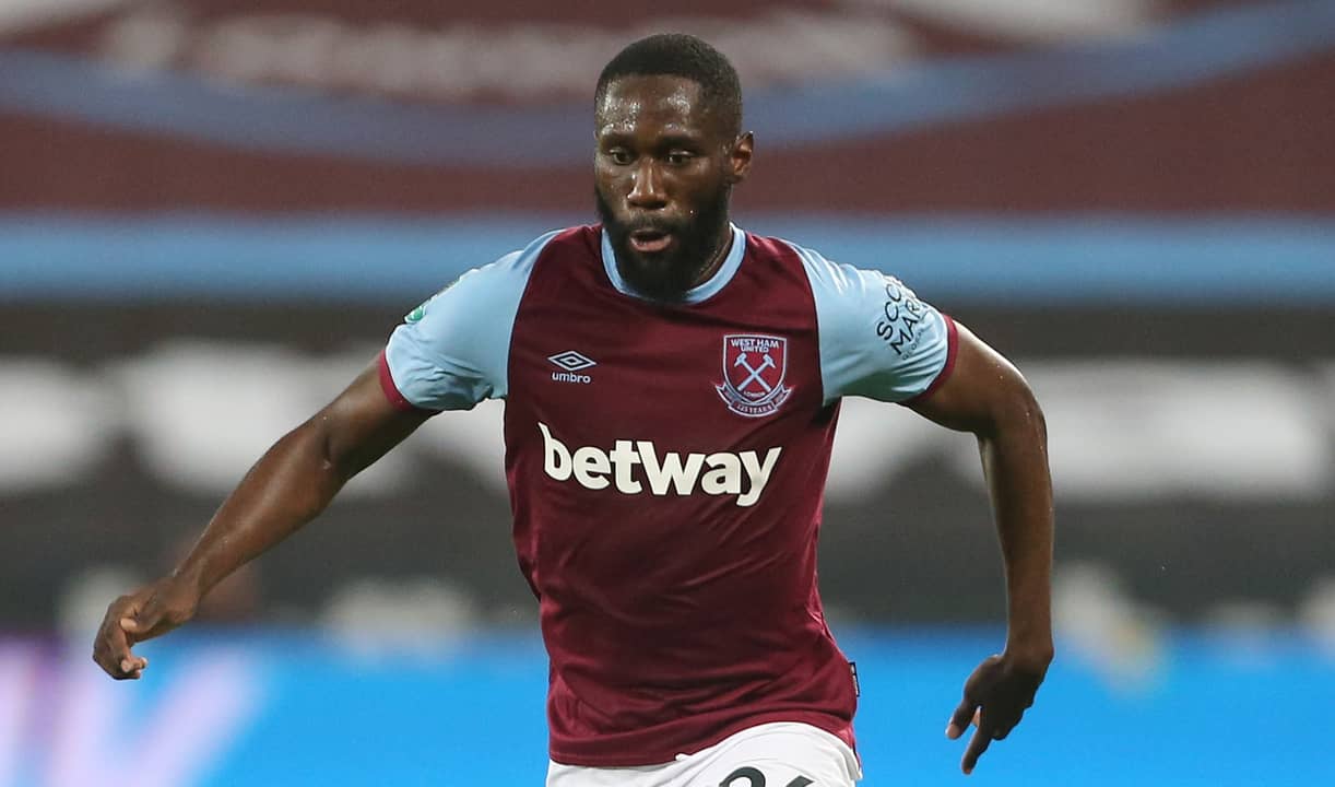 4. West Ham United. Dù đã được chủ sở hữu đầu tư khá nhiều kinh phí để cải thiện đội hình, tuy nhiên sức mạnh phòng tuyến đội chủ sân London vẫn chưa đáp ứng được kỳ vọng.