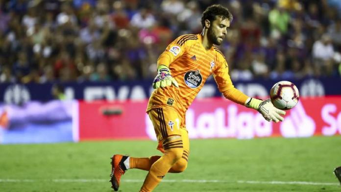 3. Sergio Alvarez. 16 năm 3 tháng là khoảng thời gian người gác đền sinh năm 1986 gắn bó cùng Celta Vigo. Mùa giải năm nay, anh vẫn đang dính chấn thương và chưa có cơ hội ra sân.