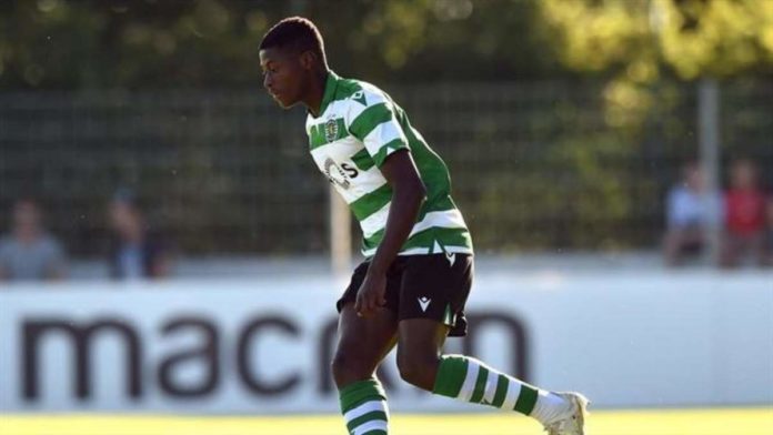 =10. Nuno Mendes (Sporting Lisbon). Sự phát triển vượt bậc đã giúp hậu vệ người Bồ Đào Nha được đôn lên đội một Sporting ở mùa giải năm nay. Dù phải chạm trán rất nhiều tiền đạo kinh nghiệm và đẳng cấp, tuy nhiên Mendes luôn cho thấy sự tự tin và mang lại những đóng góp rất tích cực vào lối chơi chung.