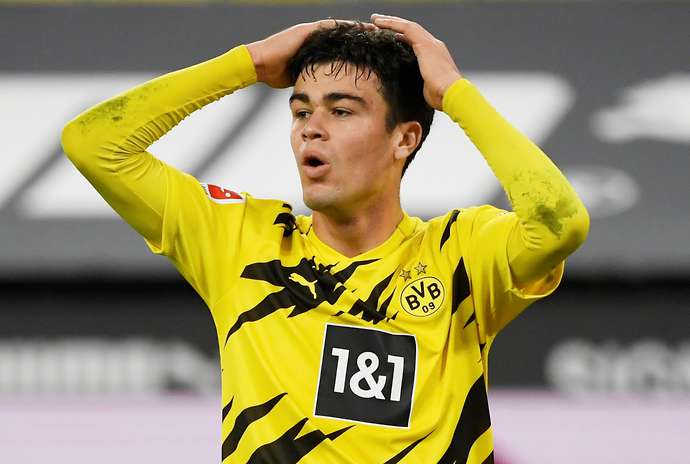 Tuổi 17: Giovanni Reyna (Borussia Dortmund). Cập bến Signal Iduna Park vào kỳ chuyển nhượng hè 2019, và chỉ cần 1 mùa giải, chân chuyền người Mỹ đã chứng minh năng lực, sau đó trở thành nhân tố chủ chốt của đội bóng vùng Ruhr.