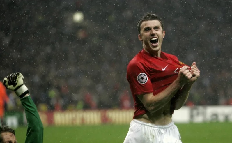 Nơi trung tâm hàng tiền vệ, Michael Carrick được Sir Alex bố trí đá chính ngay từ đầu trong trận chung kết. Khả năng phân phối bóng và hỗ trợ phòng ngự tốt đến từ chân chuyền người Anh đã giúp Man Utd tạo ra một thế trận sòng phẳng với Chelsea.
