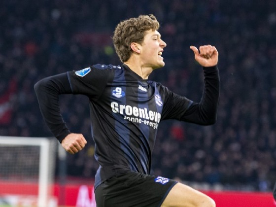 8. Sam Lammers (Atalanta). Dù chỉ mới chân ướt chân ráo đến Serie A, tuy nhiên chân sút 23 tuổi đã nhanh chóng cho thấy sự hòa nhập. Anh chỉ cần khoảng 68 phút để ghi được 1 bàn thắng, song điều này cũng đến từ việc khoảng thời gian ra sân của Lammers khá ít ỏi (135 phút).