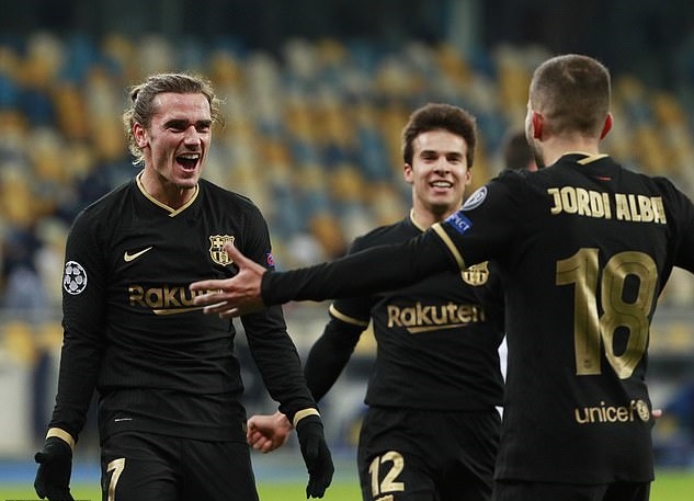 Vào phút bù giờ cuối cùng, ngôi sao vào sân vào sân thay người Antoine Griezmann tiếp tục điền tên lên bảng điểm, đánh dấu bữa tiệc bàn thắng tưng bừng của Barca tại Olympiyskiy.