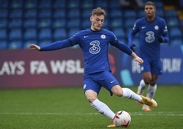 Cơn ác mộng dành cho Quỷ đỏ chưa dừng lại ở đó. Phút 79, tiền đạo Charlie Brown tiếp tục nổ súng mang về bàn thắng thứ 6 cho đội bóng phía Tây London.