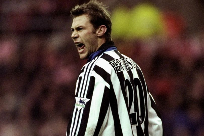 2. Duncan Ferguson (Newcastle United).  Cựu tiền đạo người Scotland ghi hai pha lập công ở các phút 3 và thứ 4 trong trận thắng 5-0 của Newcastle trước Southampton.