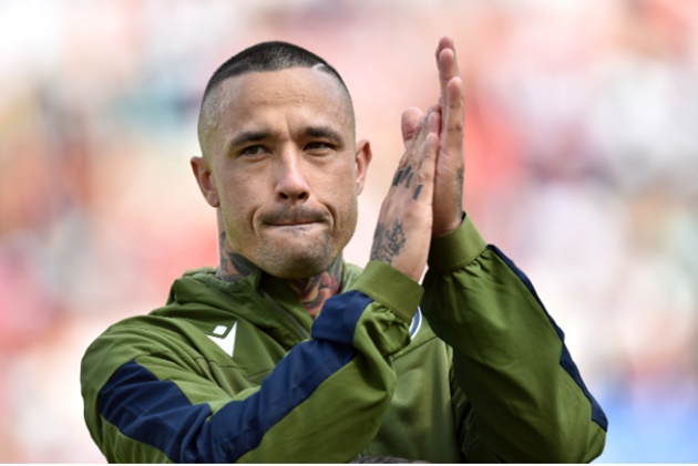 3. Radja Nainggolan. Sau nửa mùa giải không được Antonio Conte trọng dụng, tiền vệ người Bỉ đã đạt được thỏa thuận quay trở lại cống hiến cho đội bóng cũ Cagliari theo dạng cho mượn đến tháng 6/2021.