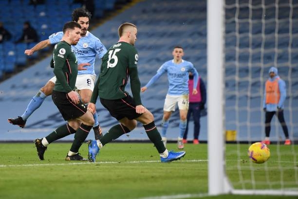 Gundogan nhân đôi cách biệt cho Man City.