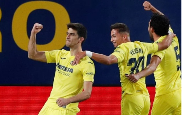 Tiền đạo phải: Gerard Moreno (Villarreal). Dù vị trí này còn khá nhiều ứng cử viên sáng giá khác như Luis Suarez hay  Dominic Calvert-Lewin, tuy nhiên việc chân sút bên phía Tàu ngầm vàng đang thể hiện phong độ hủy diệt và lọt vào top 5 những ngôi sao được Whoscored đánh giá cao nhất đã giúp anh chiếm lấy một suất trong đội hình tiêu biểu.