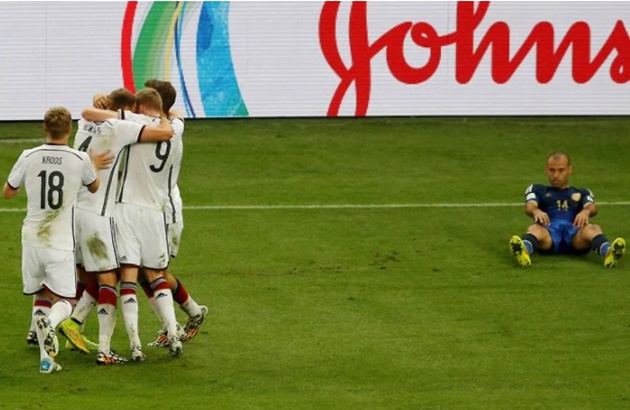 1. Javier Mascherano. Cựu danh thủ Barcelona từng thất bại ở 11 trận chung kết trong màu áo ĐTQG, bao gồm cả trận chung kết World Cup 2014 và không ít hơn 4 trận đấu đỉnh cao ở Copa America.