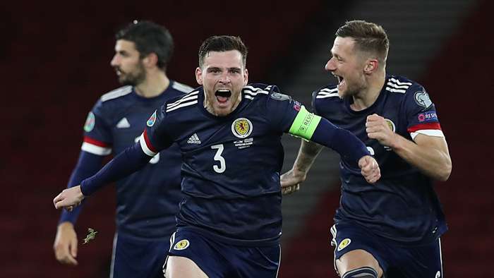 Hậu vệ trái: Andrew Robertson (Scotland - 65 triệu euro). Đây là cái tên hiếm hoi có thể cạnh tranh một vị trí chính thức trong đội hình đắt giá nhất bảng D EURO với các ngôi sao Tam sư.