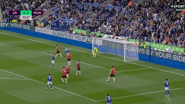 Ảnh bài viết "Iheanacho đã nhanh chân hơn Maguire"