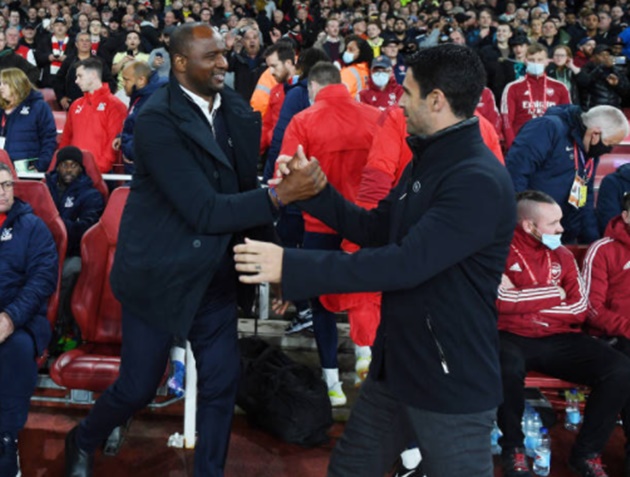 Arsenal hòa nghẹt thở trên sân của Crystal Palace.