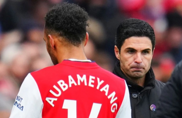 Aubameyang đã phải ngồi dự bị ở trận đấu với Everton.