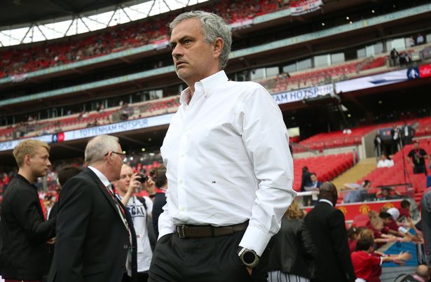 Ảnh bài viết Mourinho chơi lớn, thâu tóm 3 báu vật của M.U, Arsenal, Chelsea