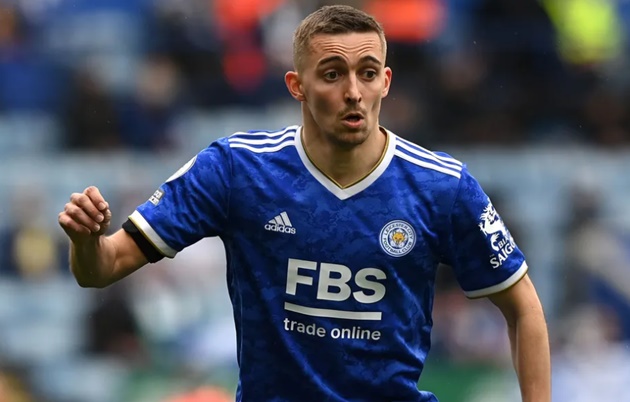 7. Timothy Castagne (28 triệu euro). Giữ vững phong độ trong mùa giải thứ hai khoác áo Leicester, cầu thủ người Bỉ dễ dàng lọt top những hậu vệ phải đặt giá nhất.