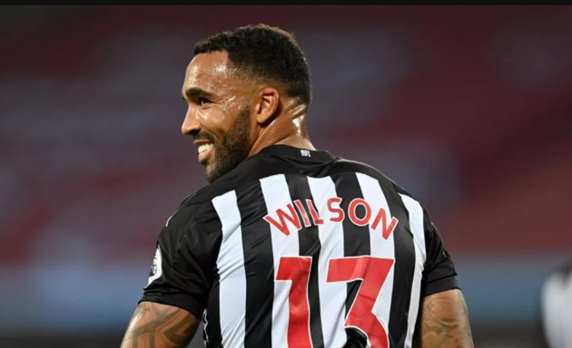 10. Callum Wilson (Newcastle). Trong mùa giải thứ hai chơi cho Chích chòe, ngôi sao 29 tuổi đang giữ trọng trách ghi bàn cho CLB này với 6 pha lập công sau 16 trận.