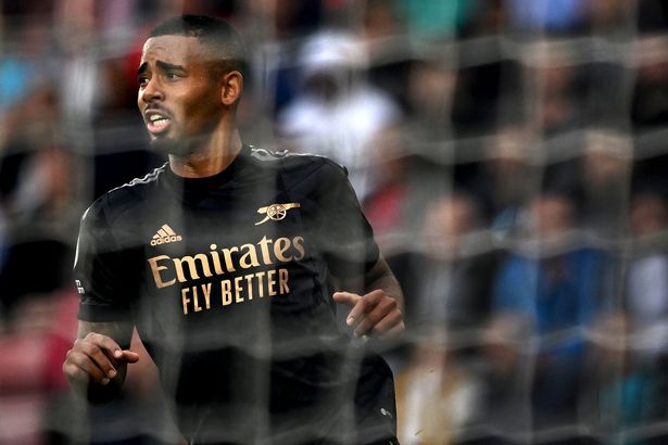 Jesus vẫn chưa thể giải tỏa cơn khát bàn thắng.