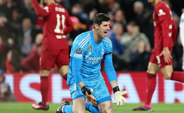 Ảnh bài viết Pepe Reina nêu cầu thủ xứng giành QBV 2022 thay vì Benzema