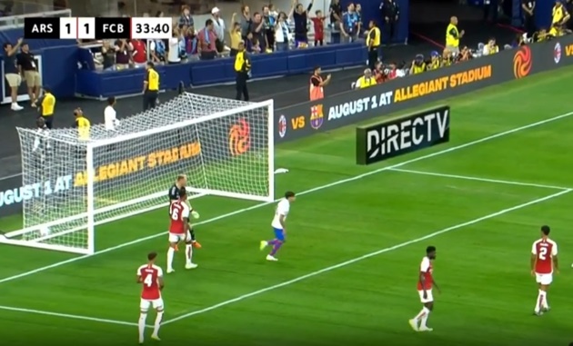 Ảnh bài viết Ramsdale nổi đóa, quát thẳng mặt Odegaard