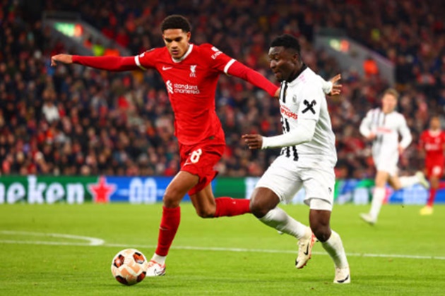 Trung vệ giàu tiềm năng của The Kop.