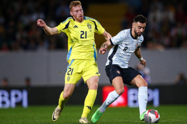 Vào rạng sáng nay, tuyển Bồ Đào Nha có cuộc chạm trán tuyển Thụy Điển trong loạt trận giao hữu giữa các quốc gia.