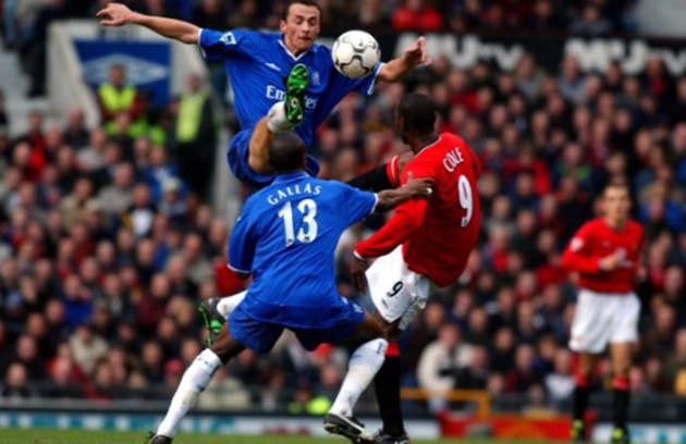 Ảnh bài viết 5 cầu thủ từng khoác áo Arsenal và Man Utd