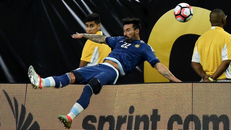 Lavezzi dù nhận lương khủng nhưng đang gây thất vọng. Ảnh: Internet.