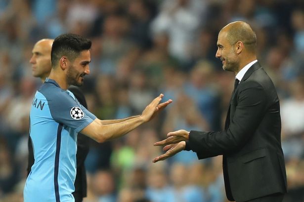 Gundogan và Pep Guardiola. Ảnh: Internet.
