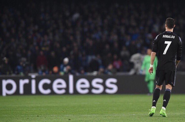 Ronaldo là trung phong hay nhất thế giới?