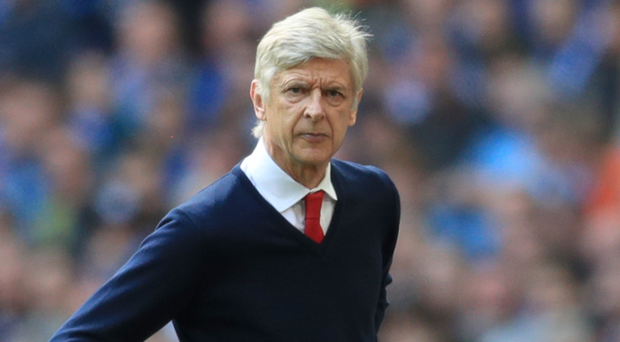 Wenger từ chối chia sẻ quyền lực