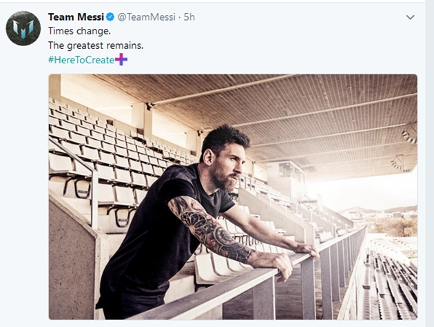 Trên một tài khoản Twitter có tên gọi "Team Messi" - "Đội của Messi", sau khi Neymar chính thức đến PSG, tài khoản này đã đăng ảnh Messi lên với thông điệp: "Thời gian qua đi, chỉ người vĩ đại nhất là ở lại."